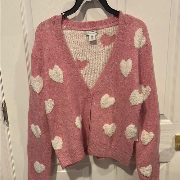 BNWT CUPCAKES & CASHMERE Valentine's Day Pink Heart Pattern Cardigan Size Medium - Picture 1 of 8